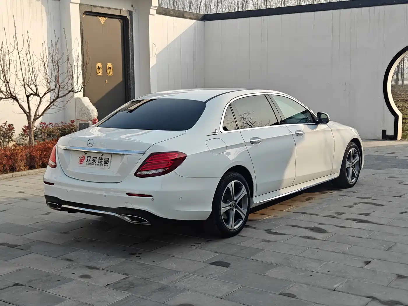 Mercedes-Benz E-Class 2016 E 200 L Sport Type фото 7