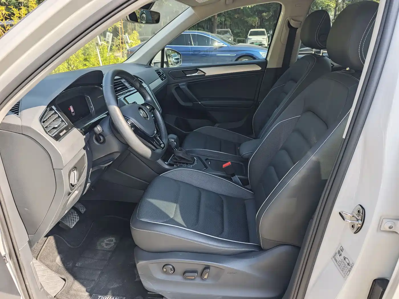 VOLKSWAGEN TIGUAN L NEW ENERGY