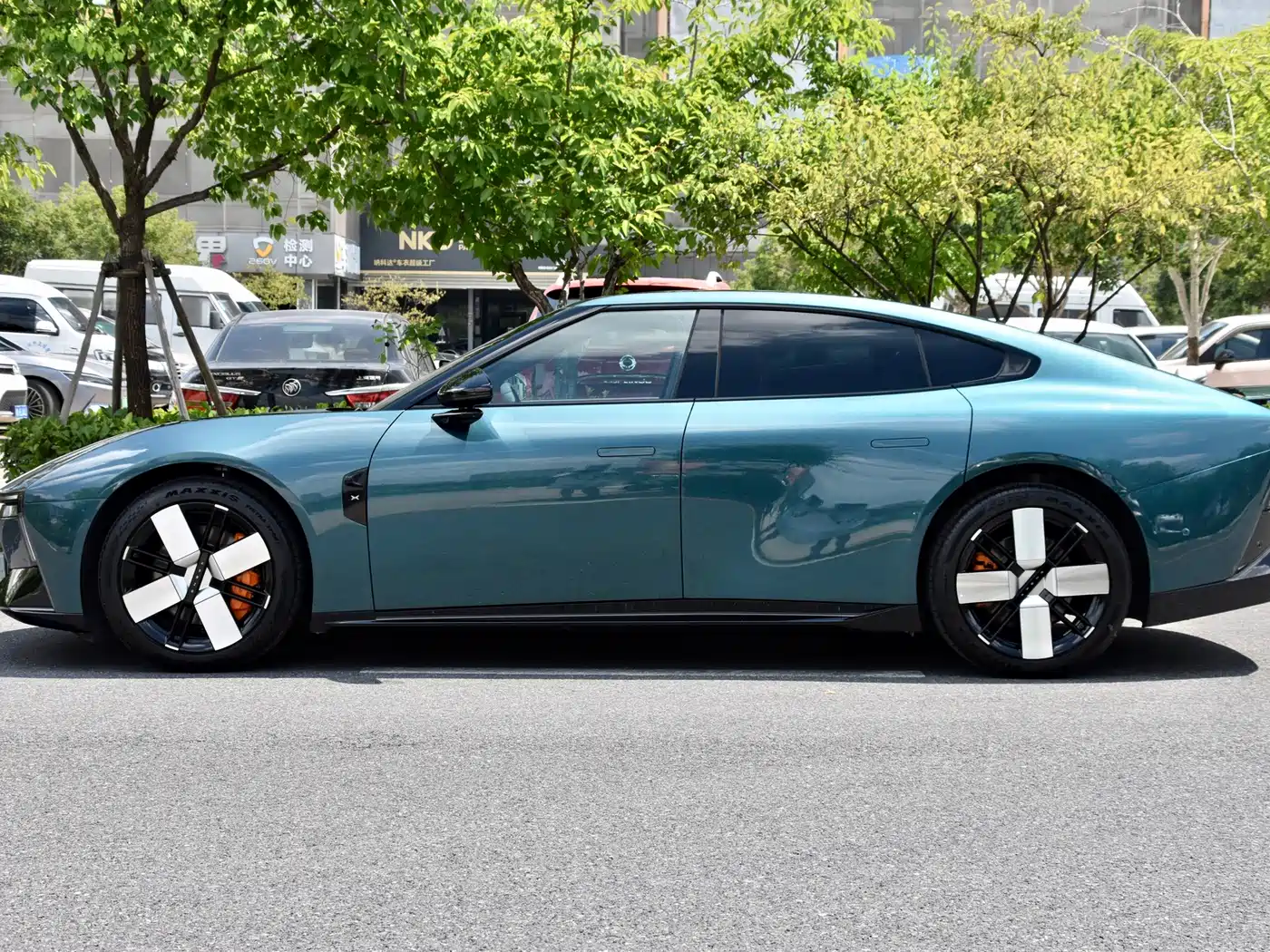 2025 XPeng P7