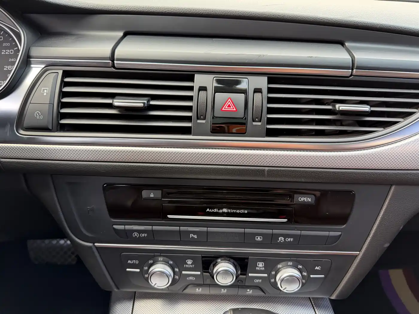 Audi A6L 2012 TFSI Standard фото 13