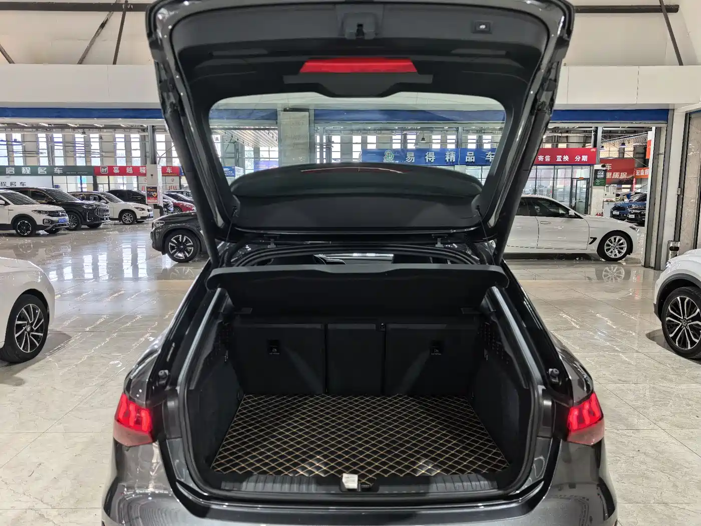 Audi A3 2023 Facelift Sportback 35 TFSI Fashion Elegance фото 3