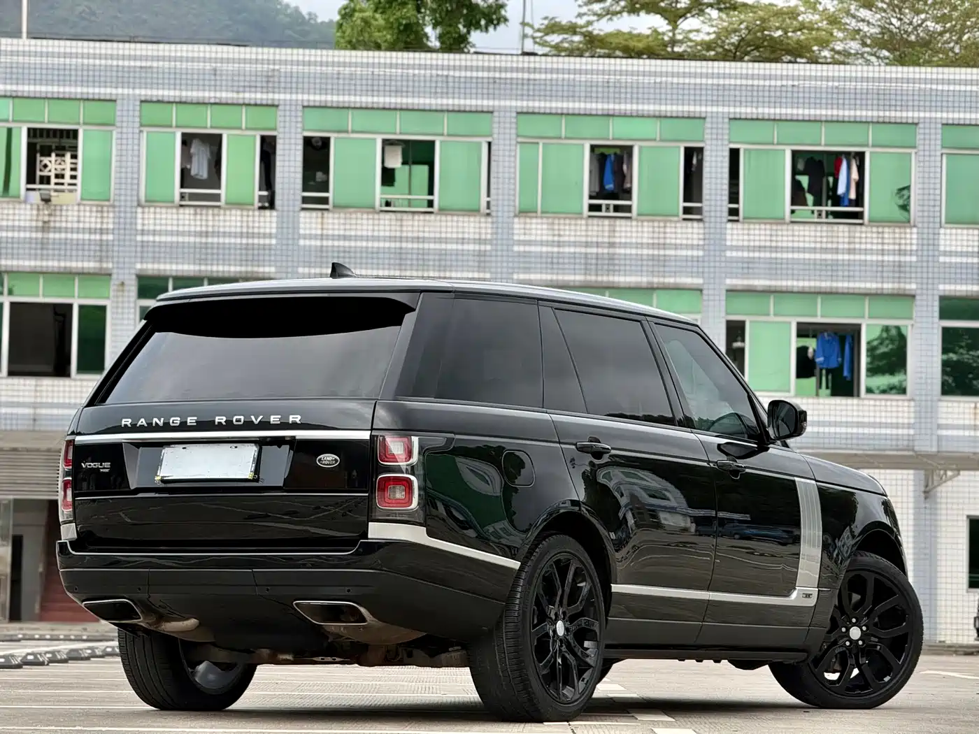 Land Rover Range Rover 2022 3.0 L6 400PS Heritage Extended Classic Edition фото 23
