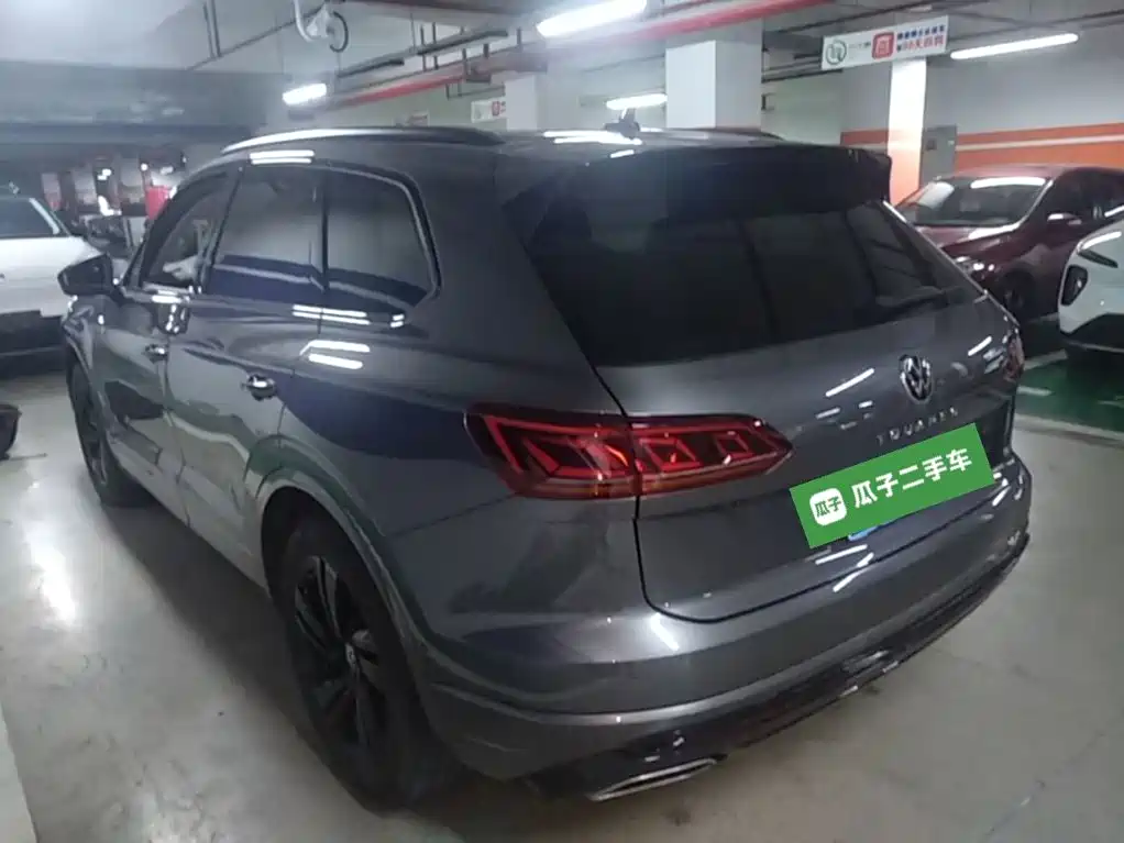 Volkswagen Touareg 2023 2023 3.0TSI R-Line Black Sports Package