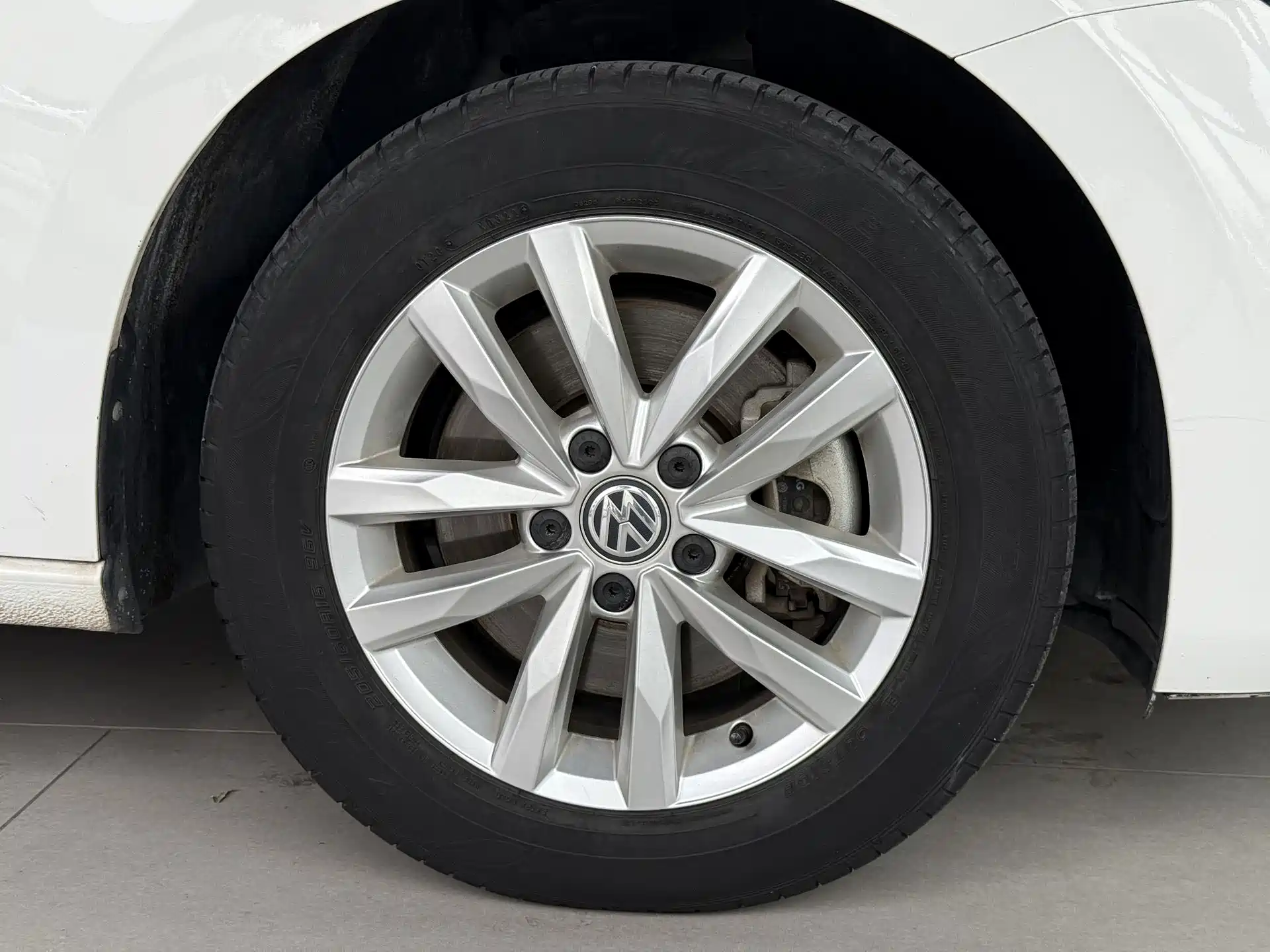 صورة 16 - Volkswagen Touran