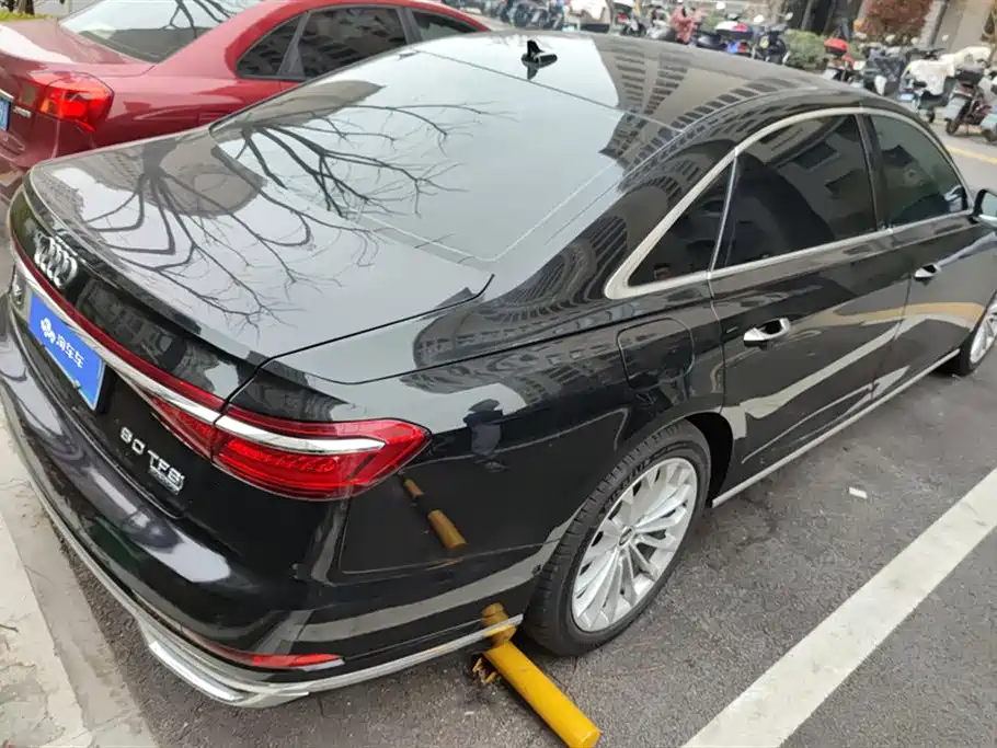 AUDI A8