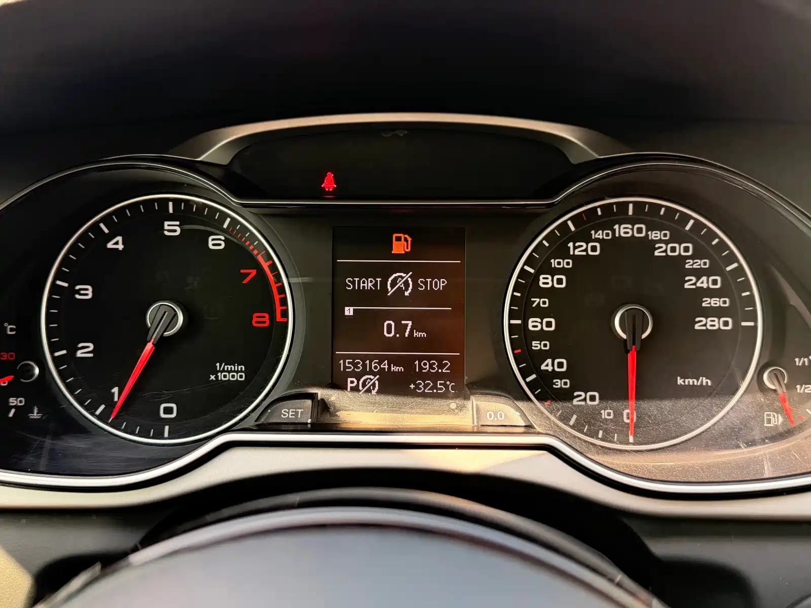 Фото 15 - Audi A4L