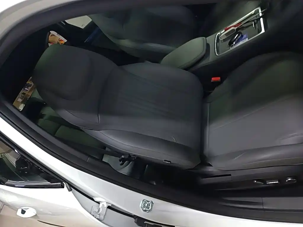 Geely Galaxy Galaxy L7 2025 2025 EM-i 115km Explorer+ Edition