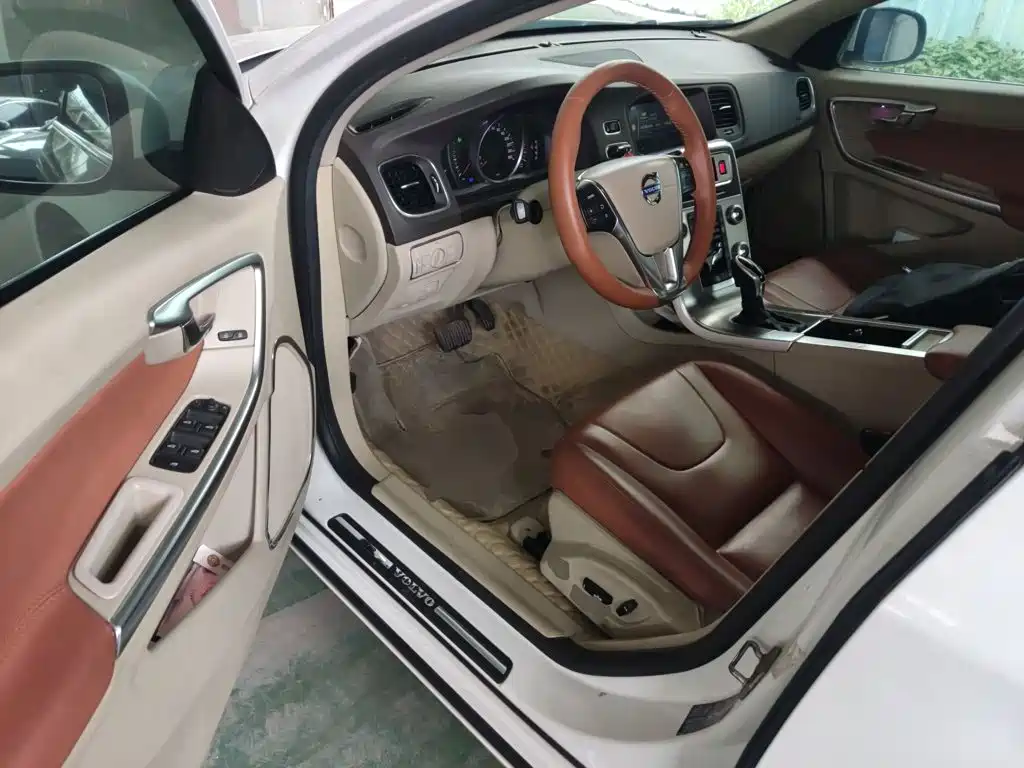 Volvo S60 2014 2014 Volvo S60L 2.0T Zhi Yuan Edition