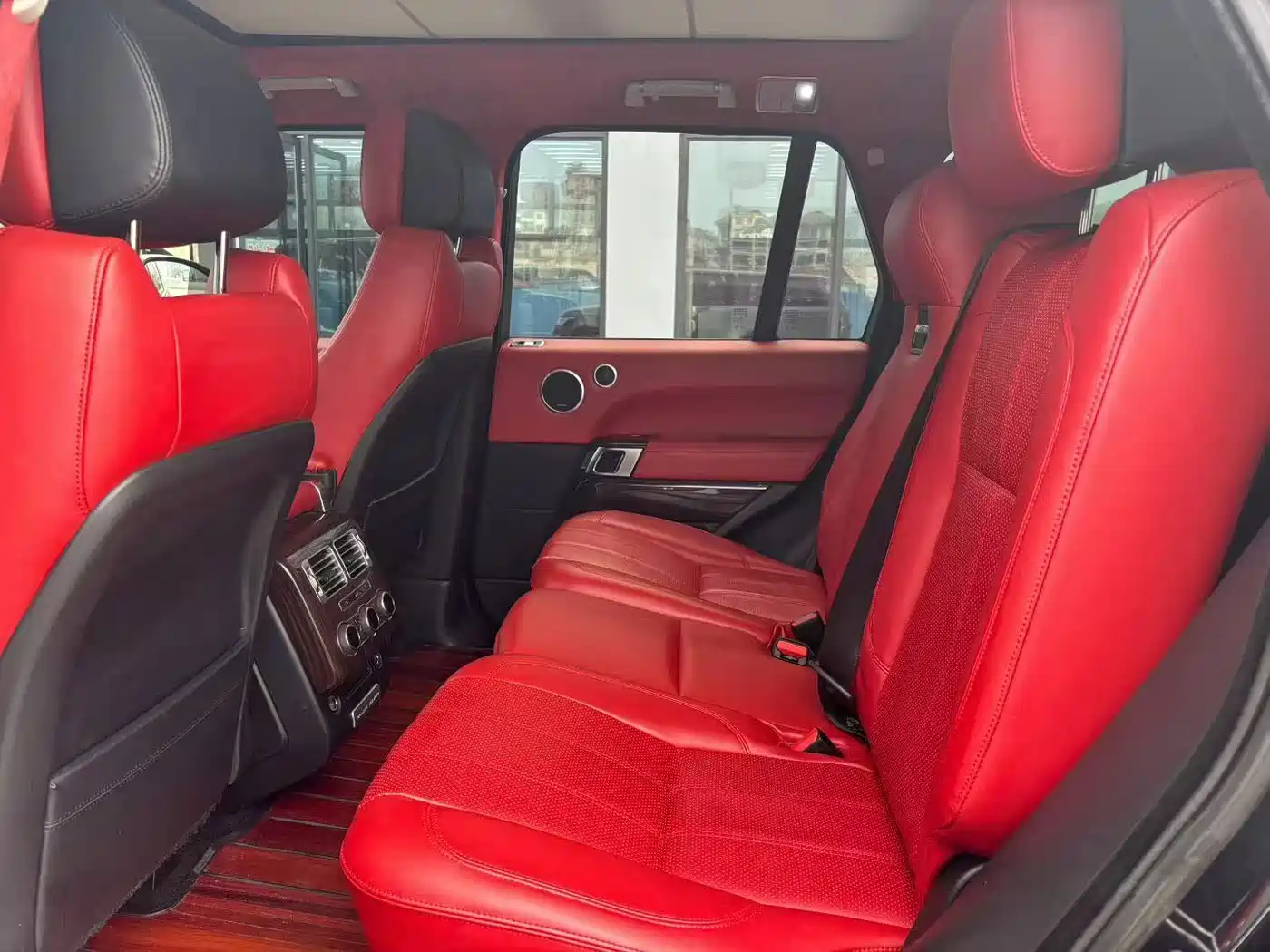 Land Rover Range Rover 2015 3.0 TDV6 Vogue фото 5