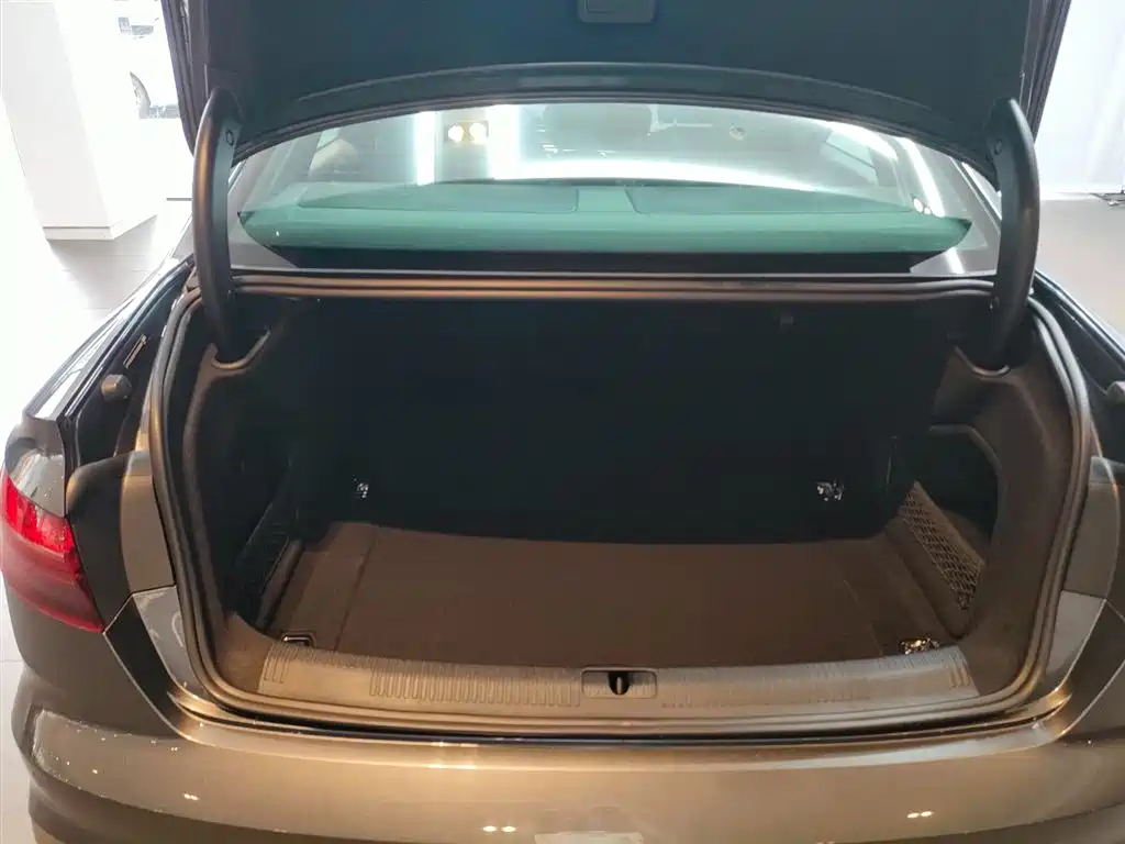 Audi A4L, миниатюра 9