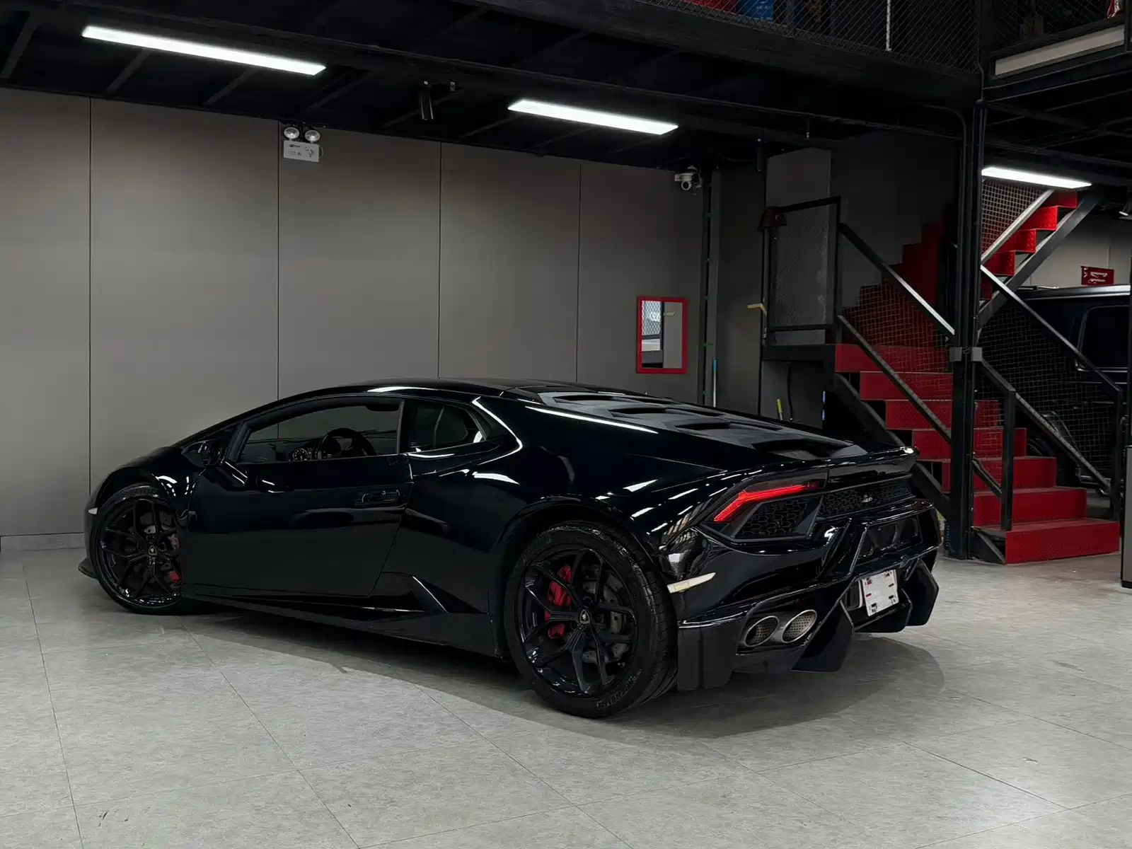 Фото 5 - Lamborghini Huracán