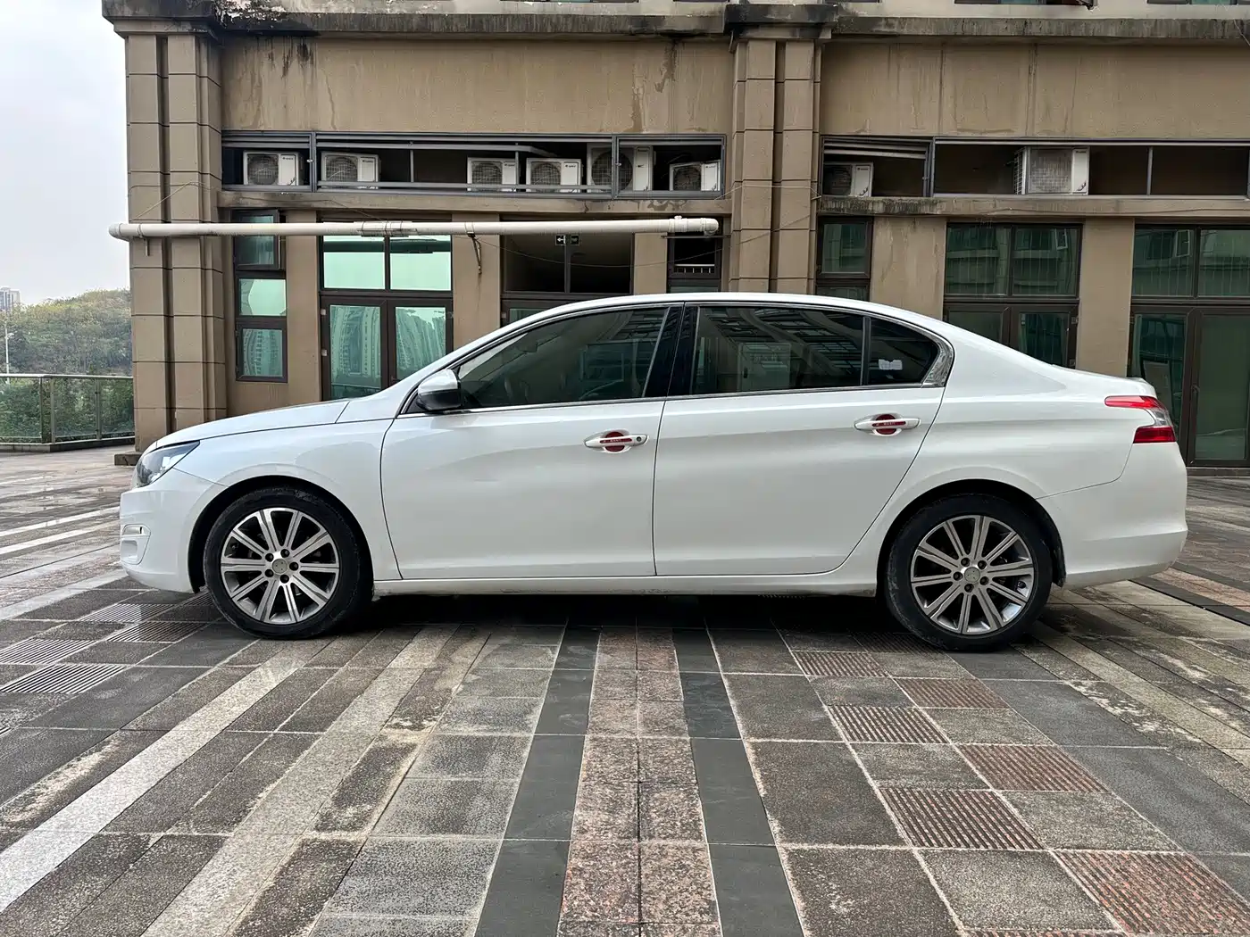 Peugeot 408 2018 Facelift 1.8L Automatic Luxury фото 3