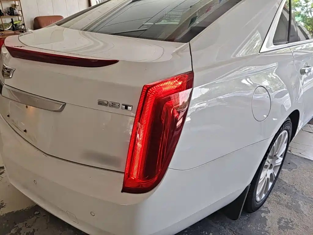 Photo 8 - Cadillac XTS