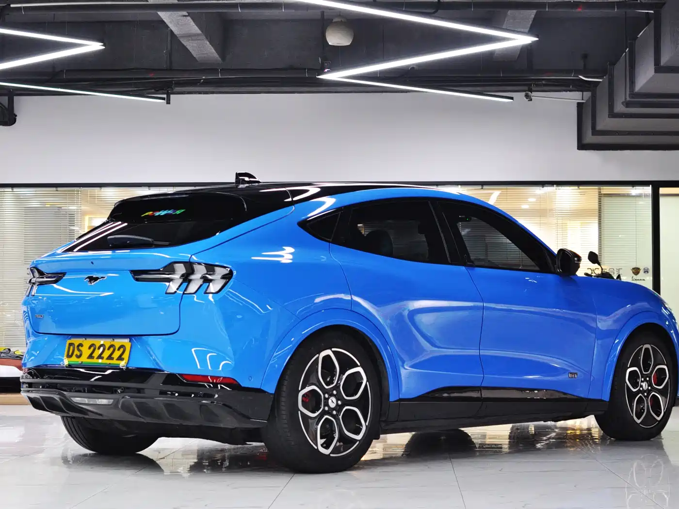 Ford Mustang Mach-E 2021 GT First Edition фото 5