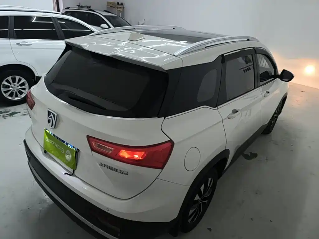 Baojun 530 2021 2021 Global Vehicle Anniversary Edition 1.5T CVT Premium Connected 6-seater