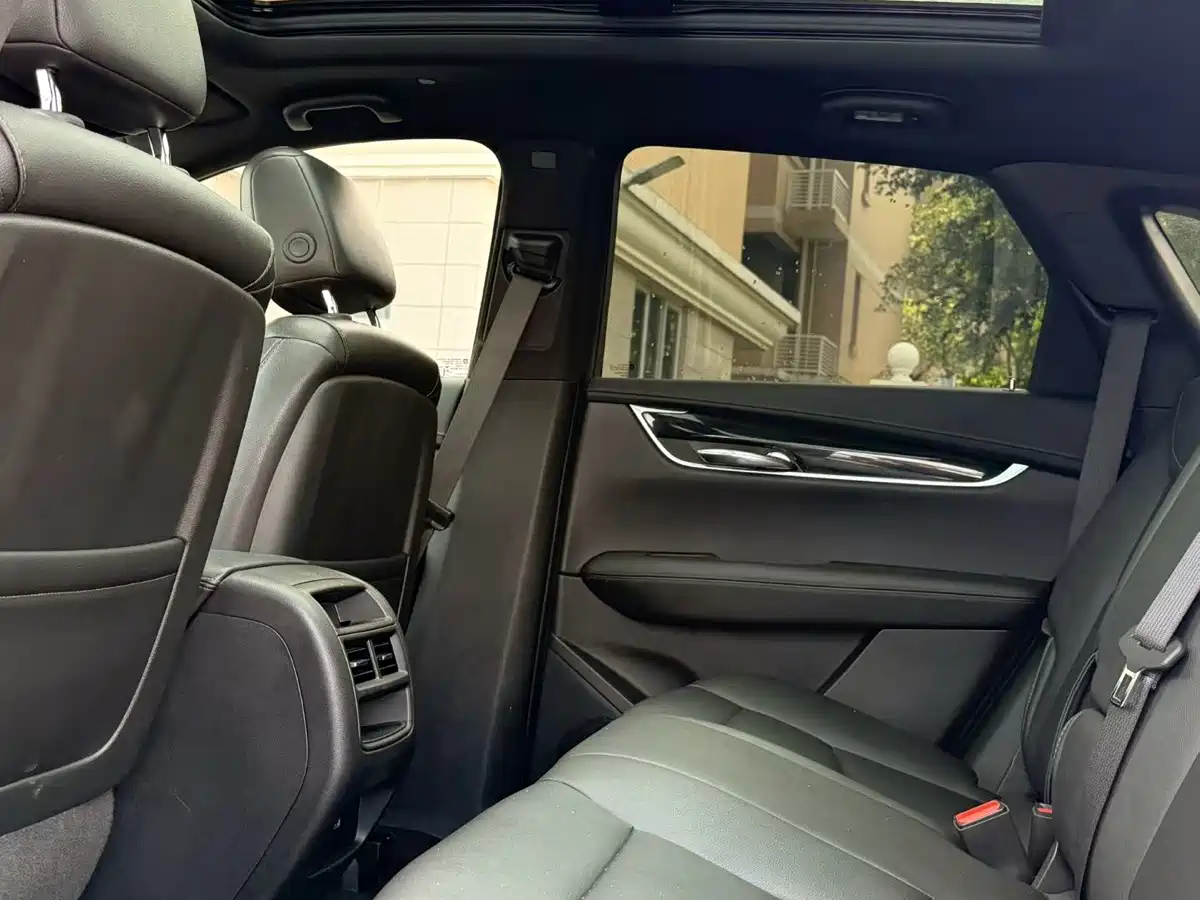 Cadillac XT5 2023 2022 2.0T 2WD Luxury