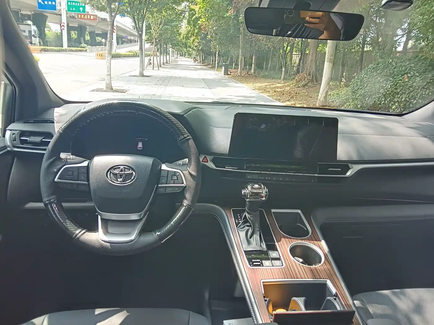 Toyota Sienna 2025 2024 2.5L Hybrid AWD Luxury Edition