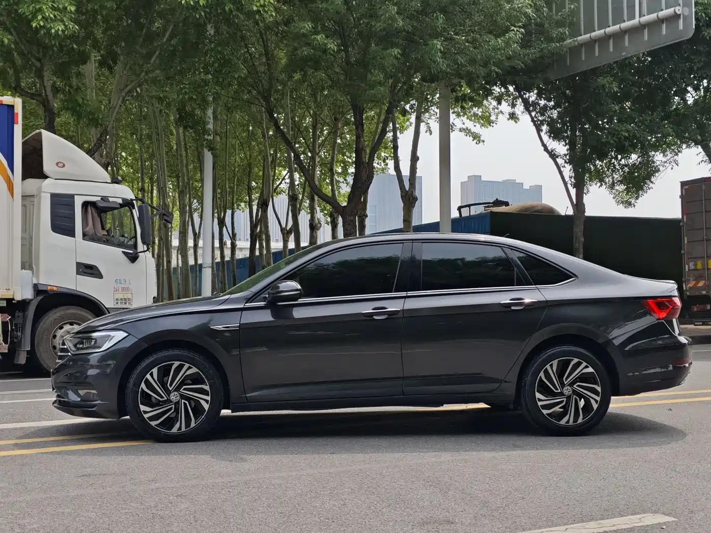 Volkswagen Sagitar 2019 280TSI DSG Luxury Edition China VI фото 2