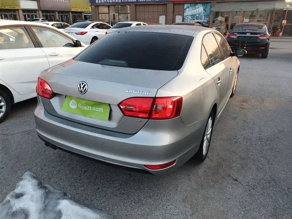 Volkswagen Sagitar 2014 1.4TSI Automatic Luxury фото 6