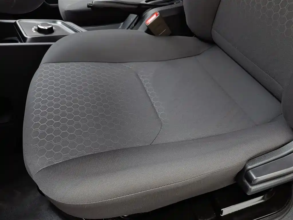 CHANGAN CHANGAN RUIXING EM60