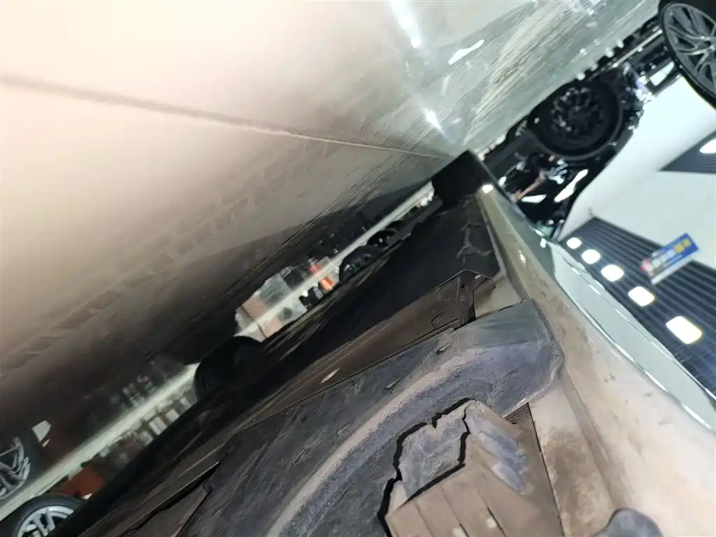 BMW 5 Series New Energy 2020 530Le Range Upgrade Pioneer Edition фото 22