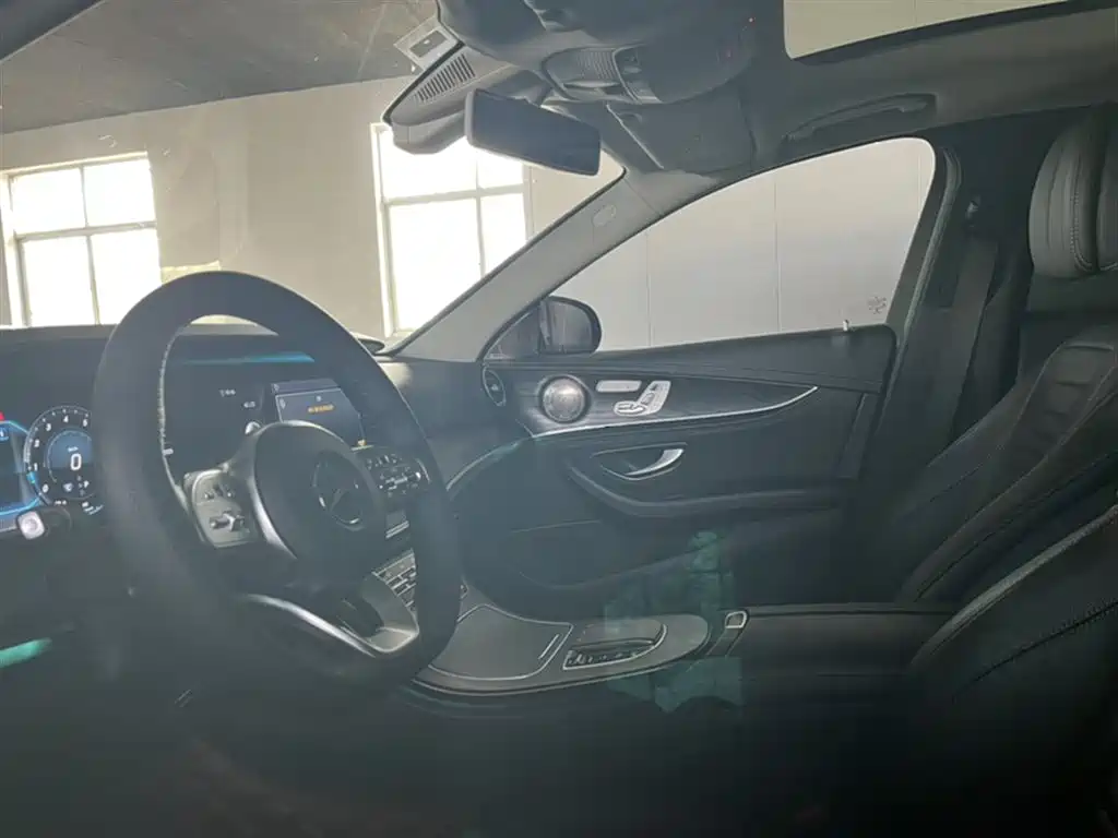Mercedes-Benz E-Class 2019 E 300 L Sport Fashion фото 13