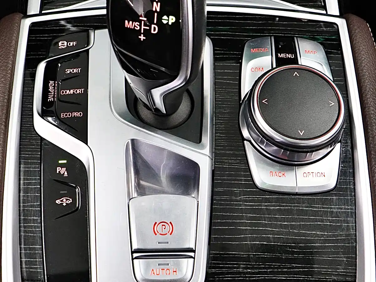BMW 7 Series 2018 730Li Leading Type M Sport Package фото 21