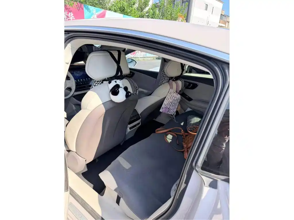 Roewe Rising Auto F7 2024 2023 Facelift Advanced Edition