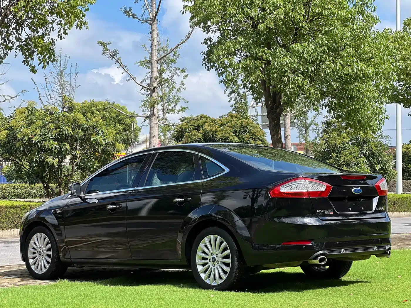 Ford Mondeo Zhisheng 2013 2011 2.0L GTDi200 Fashion