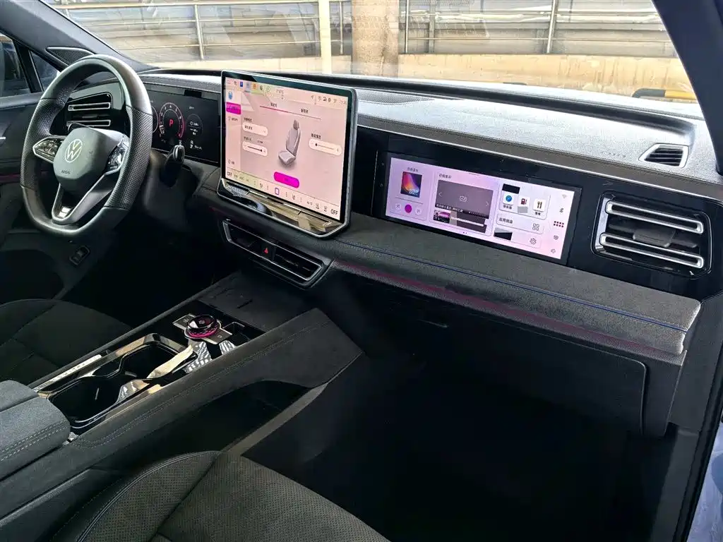 Volkswagen Tiguan L 2024 PRO 380TSI 4WD R-Line Premium Edition фото 12