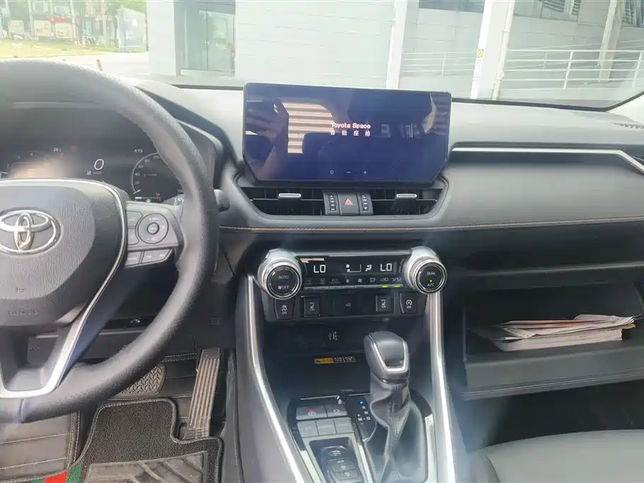 Toyota RAV4 Rongfang 2024 2.0L CVT FWD Style Plus Edition фото 13