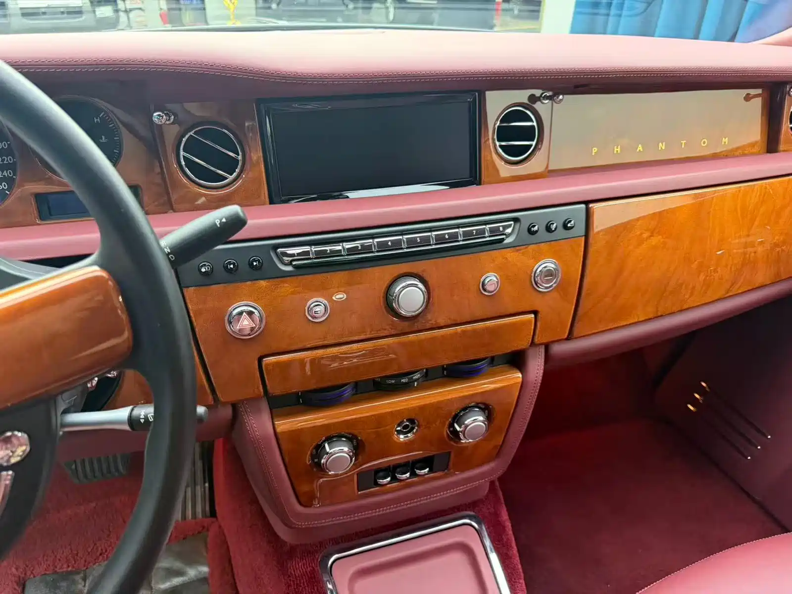 Фото 19 - Rolls-Royce Phantom
