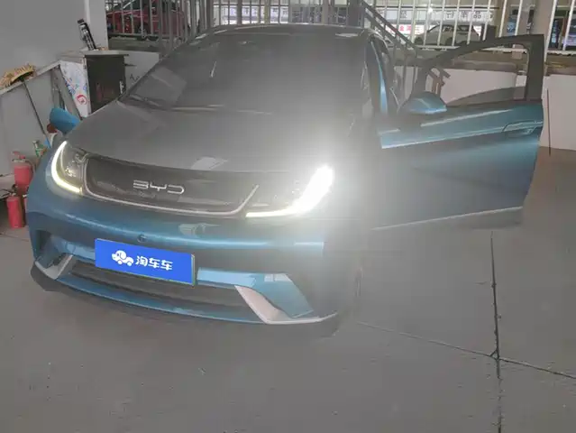 BYD DOLPHIN