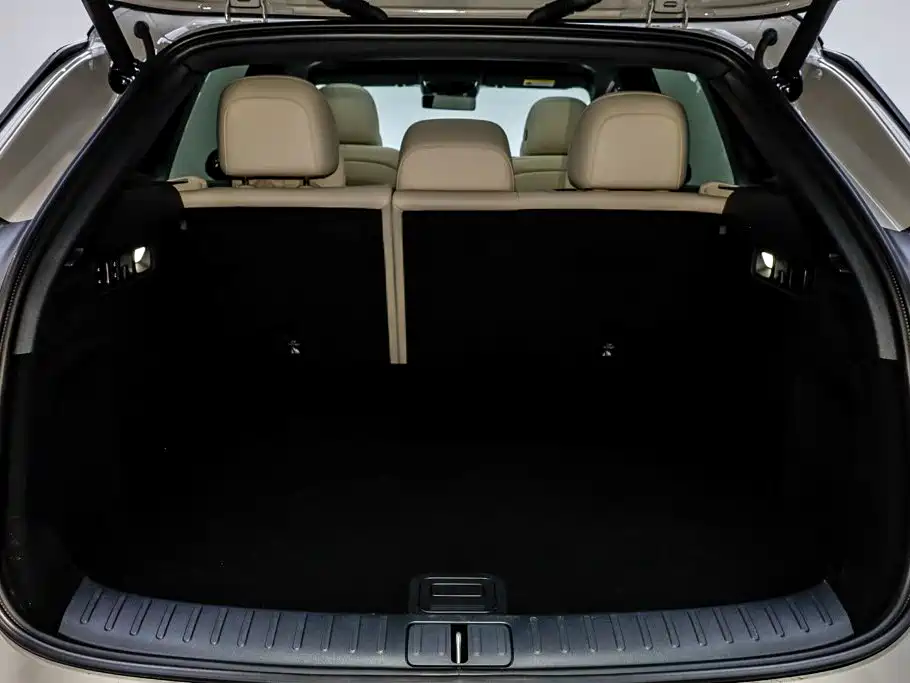 Li Auto i6 2025 2025 2WD Base Model