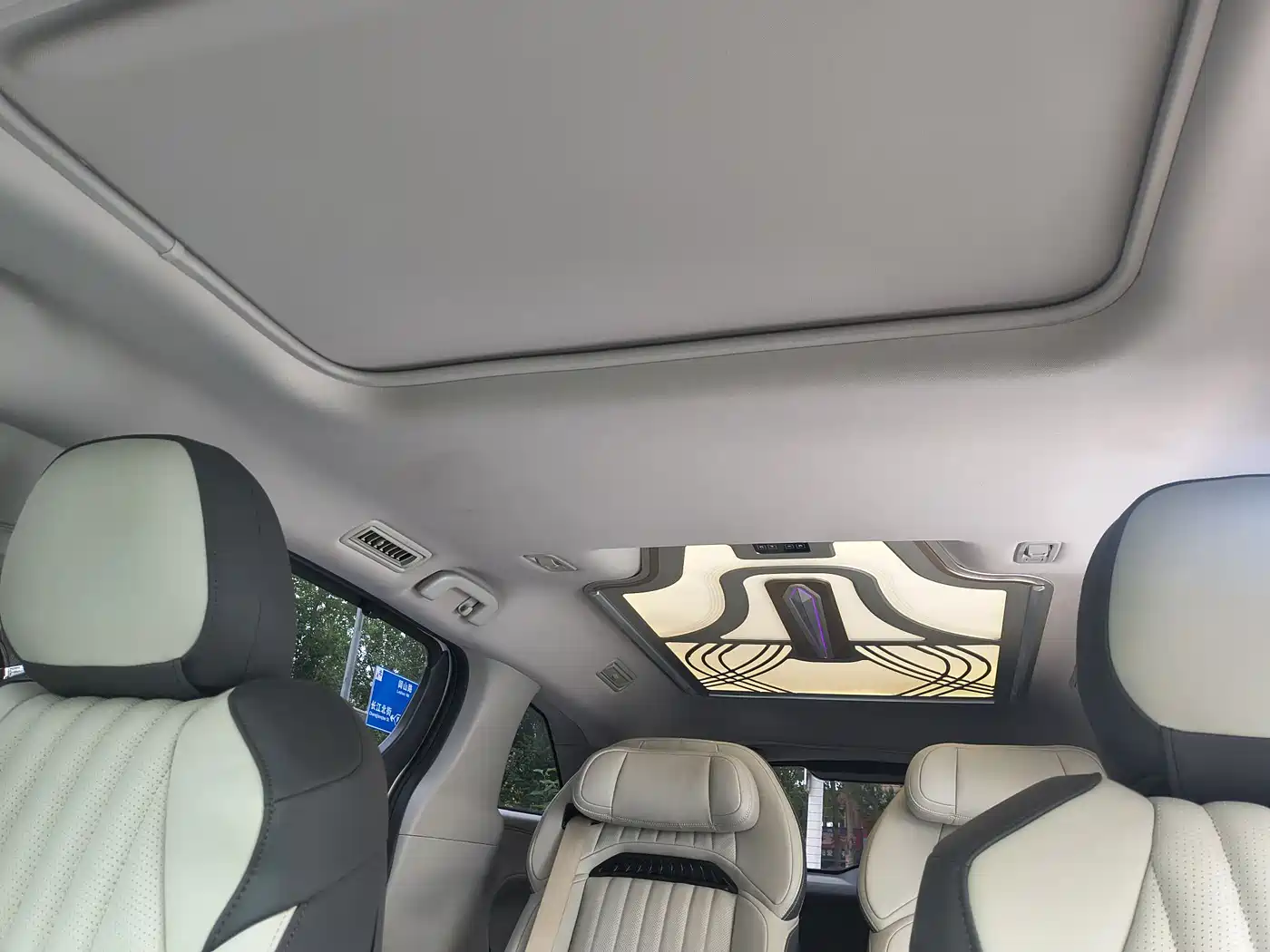 Toyota Sienna 2023 2.5L Hybrid Comfort Edition фото 16