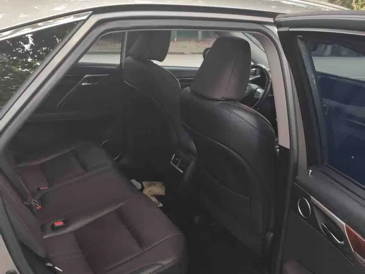 Фото 4 - Lexus RX