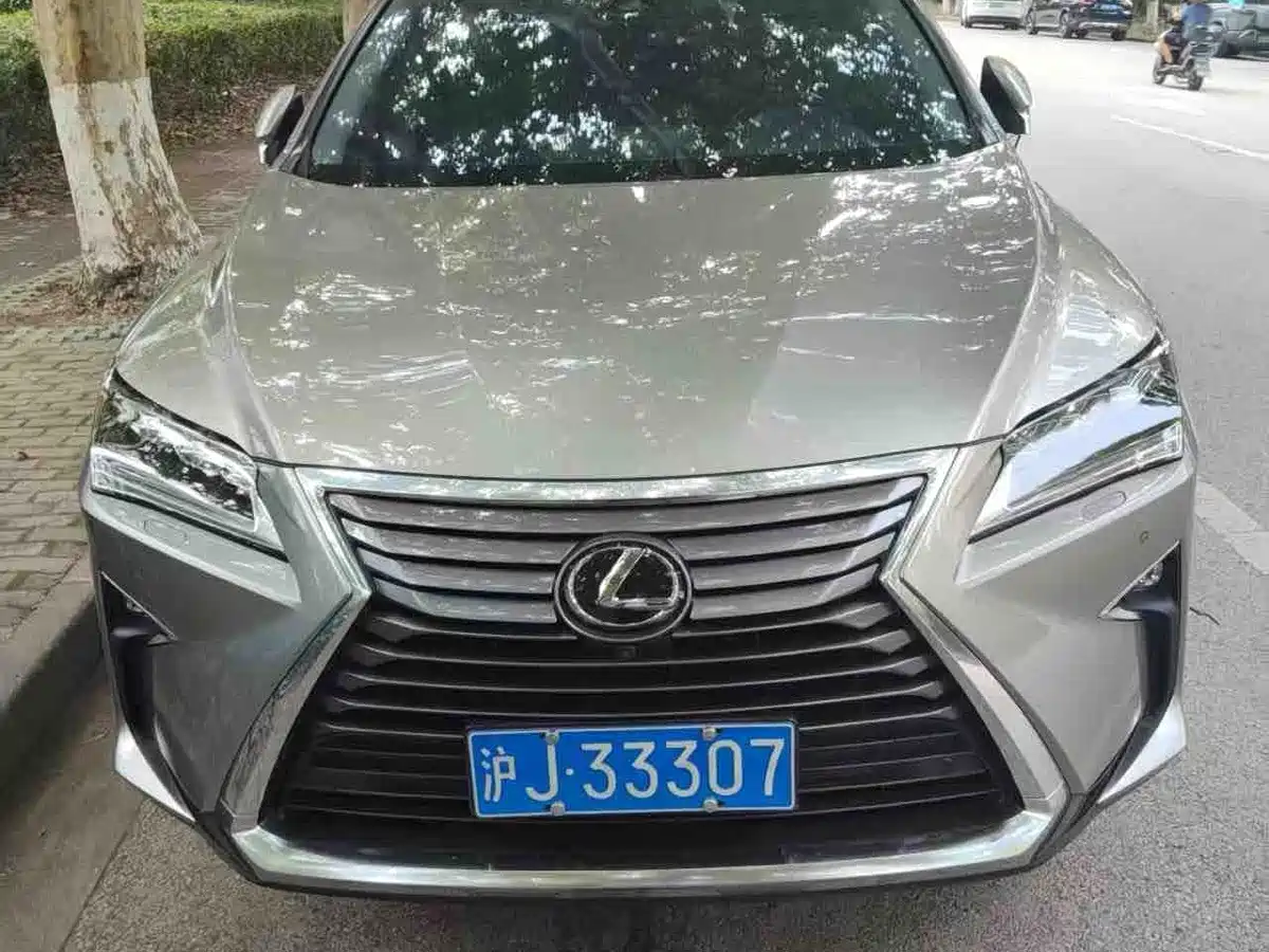 Фото 1 - Lexus RX