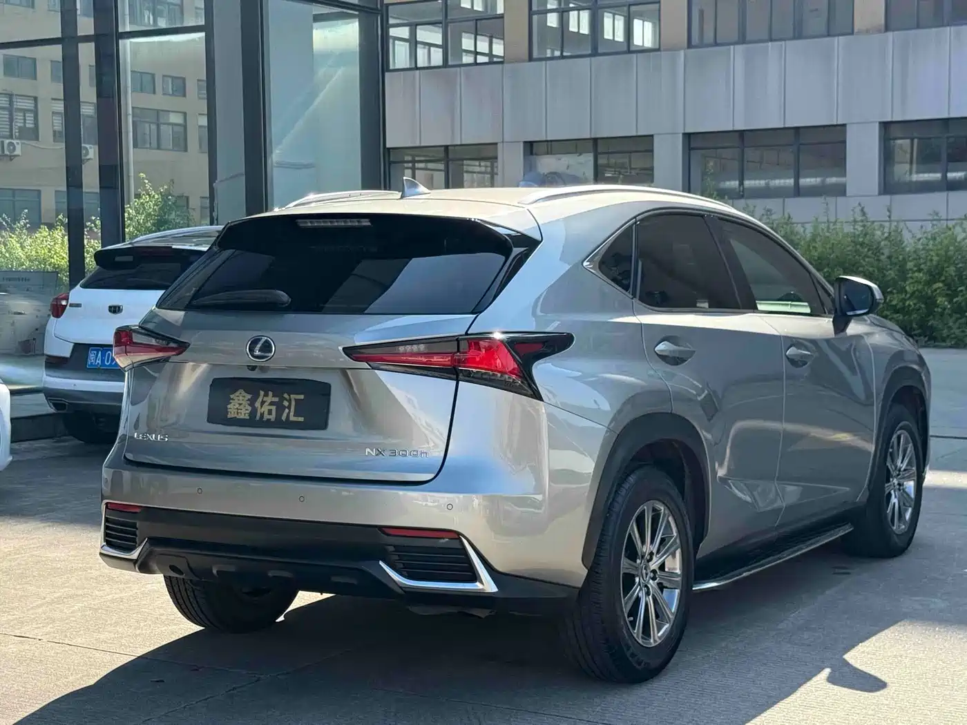 Фото 8 - Lexus NX