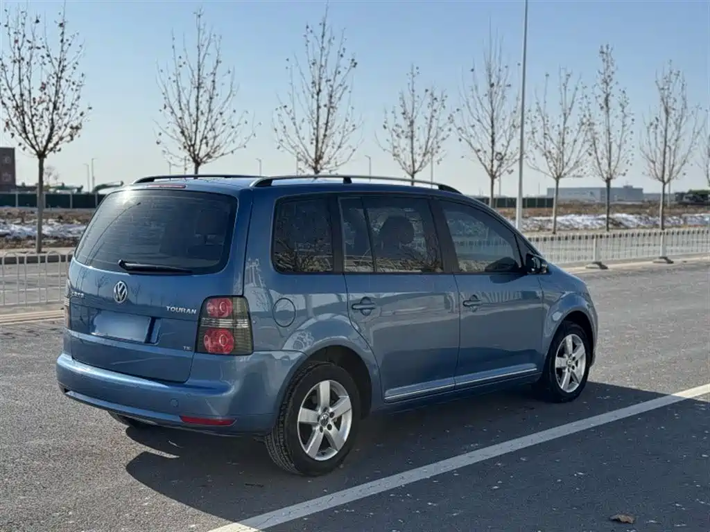Volkswagen Touran 2013 1.4T DSG Comfort 5-seater фото 27
