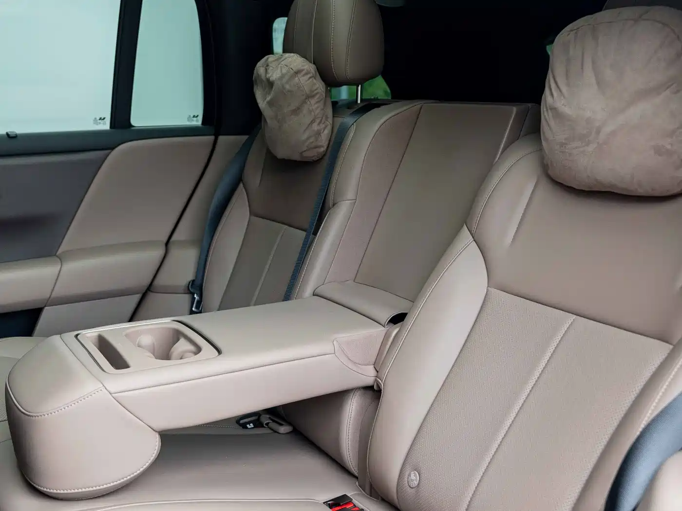 Li Auto i6 2026 2025 2WD Base Model