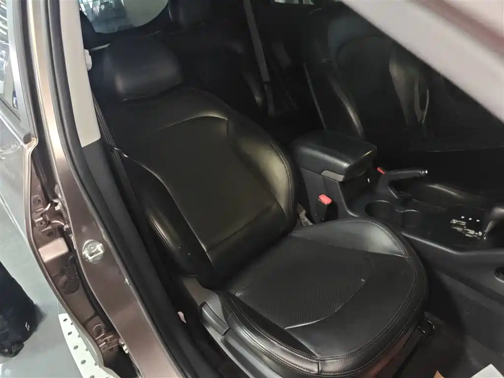 Hyundai Beijing Hyundai ix35 2015 2.0L Automatic 2WD Comfort China IV фото 25