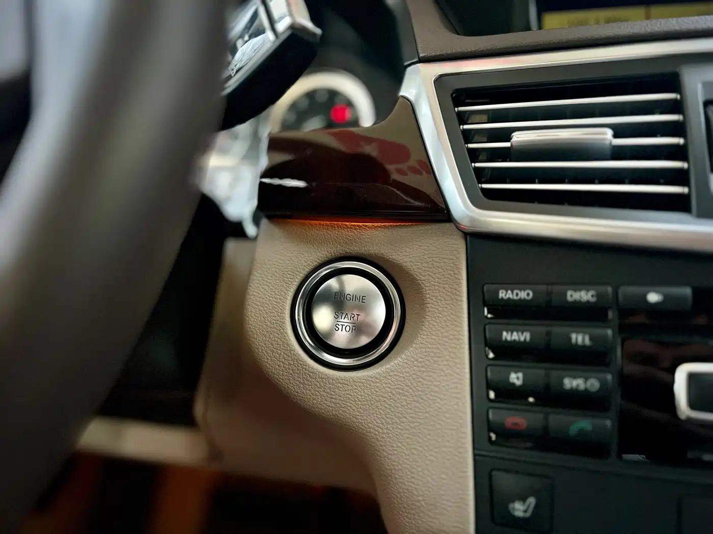 Mercedes-Benz E-Class 2011 E 300 L Elegance фото 18