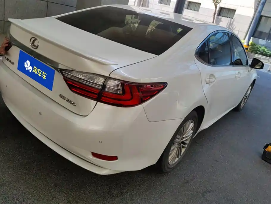 Lexus ES 2015 200 Elite Edition фото 3