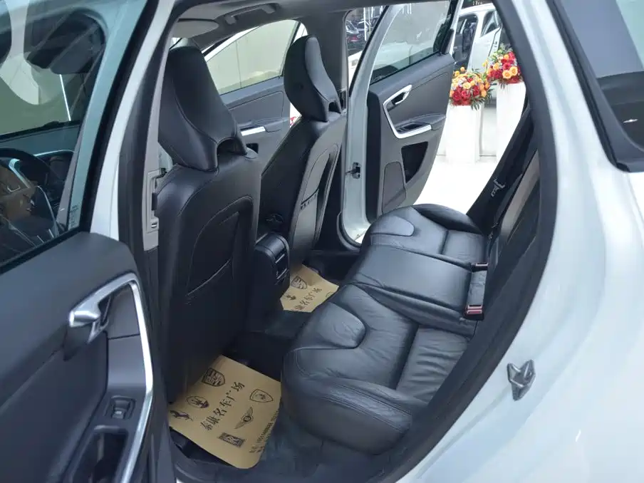 Volvo XC60 (Import) 2013 2014 T5 Zhiyi Edition