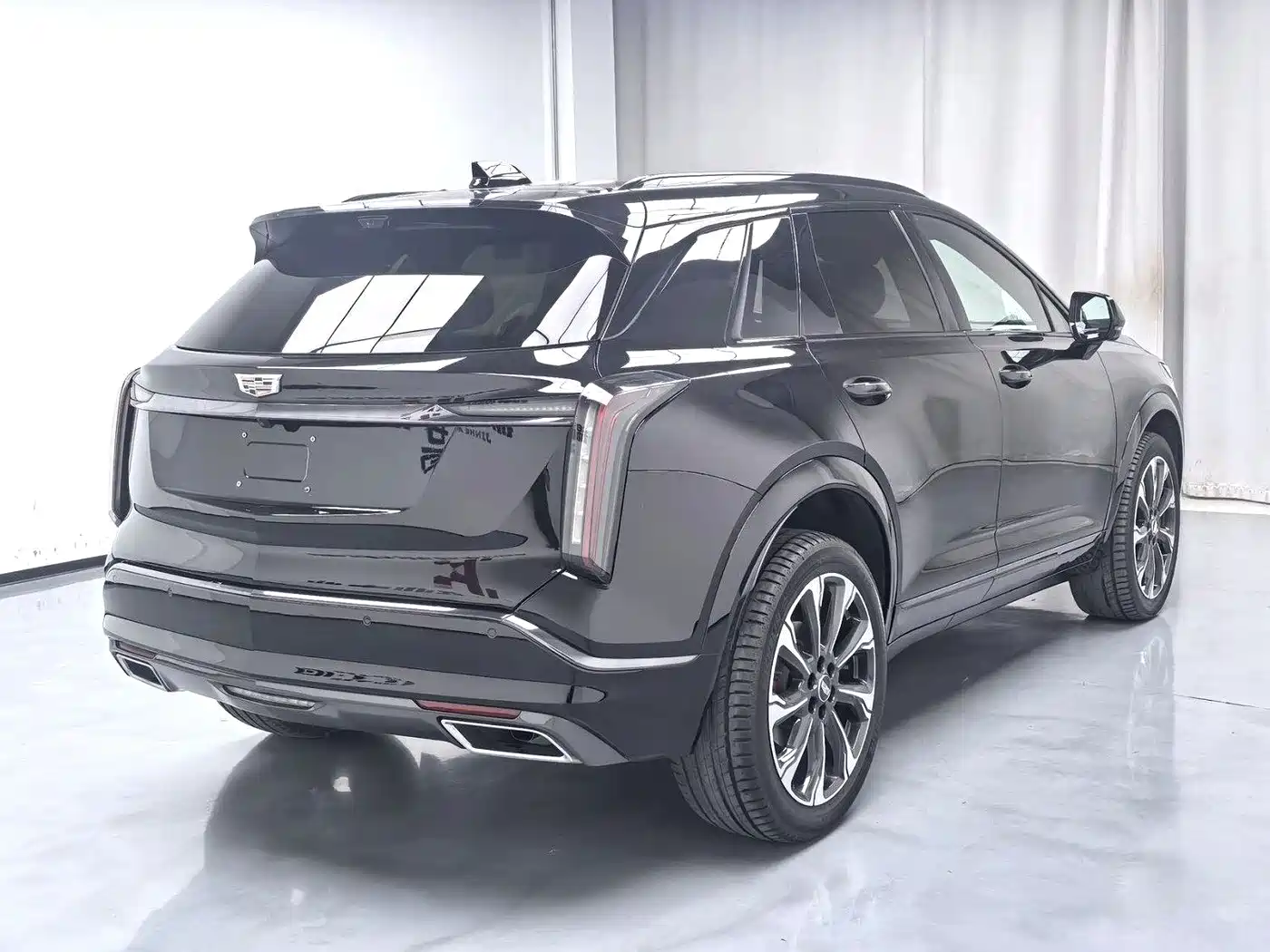 Фото 6 - Cadillac XT5