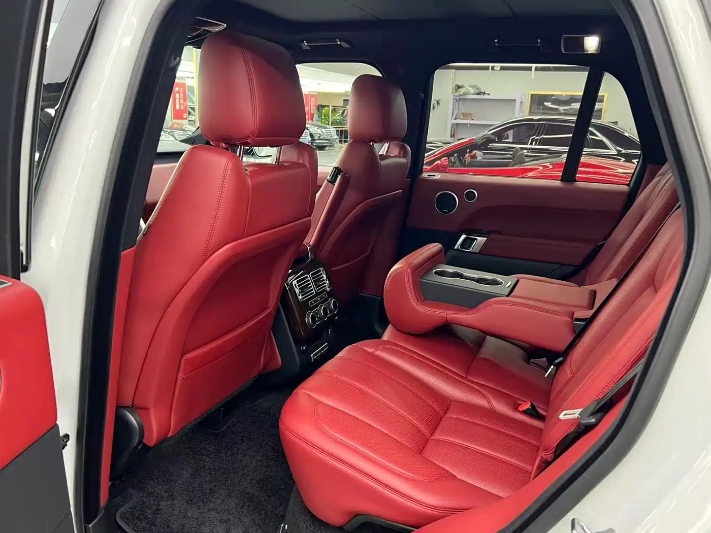 Land Rover Range Rover 2017 2017 3.0 SC V6 Golden Age Edition