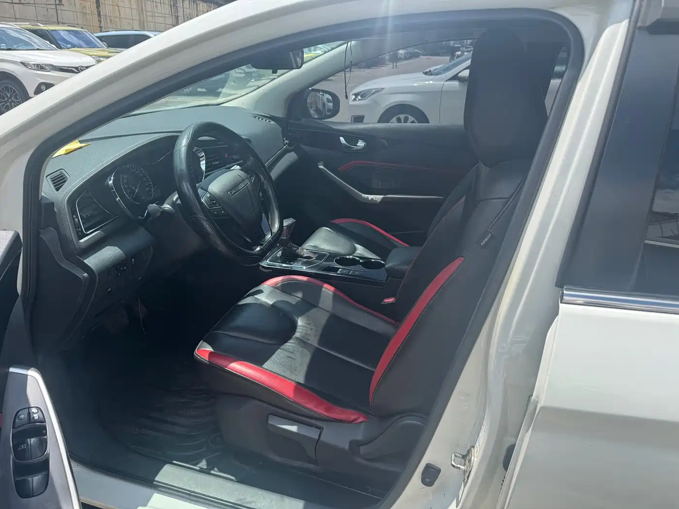 Venucia D60 2021 2021 PLUS 1.6L XL CVT Joy Leader Edition