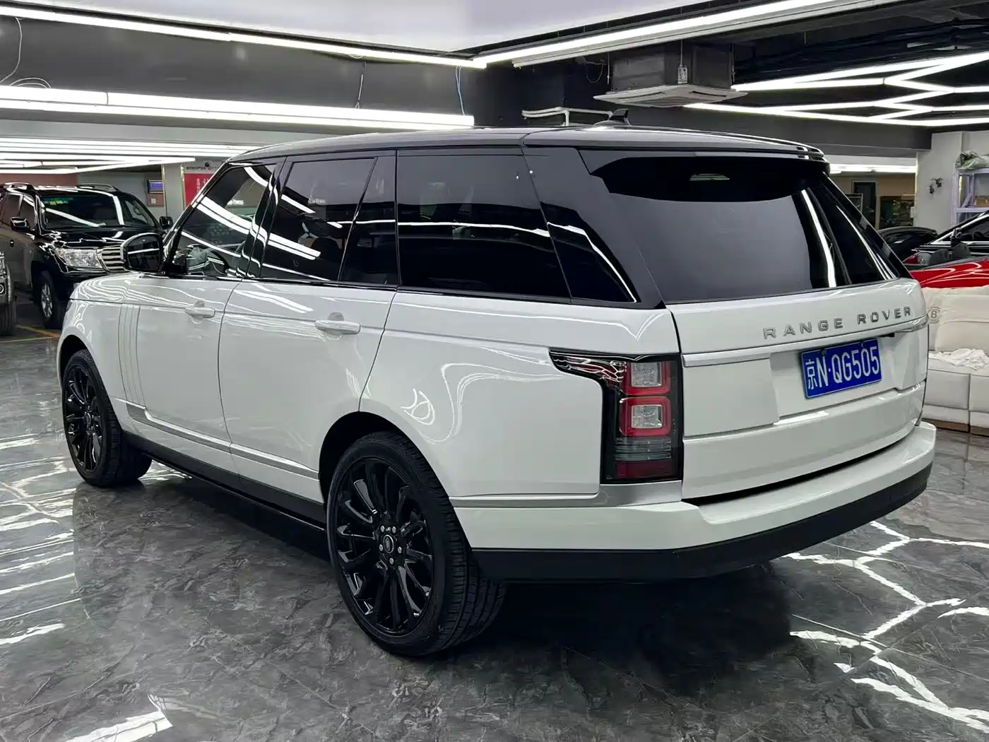 Land Rover Range Rover 2017 2017 3.0 SC V6 Golden Age Edition