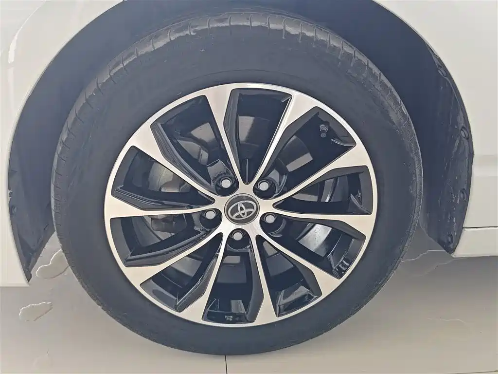 Toyota Avalon 2023 2.0L Luxury Edition фото 4