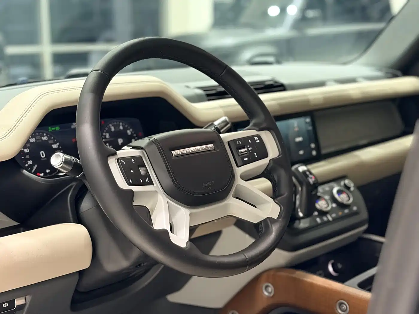 Photo 11 - Land Rover Defender